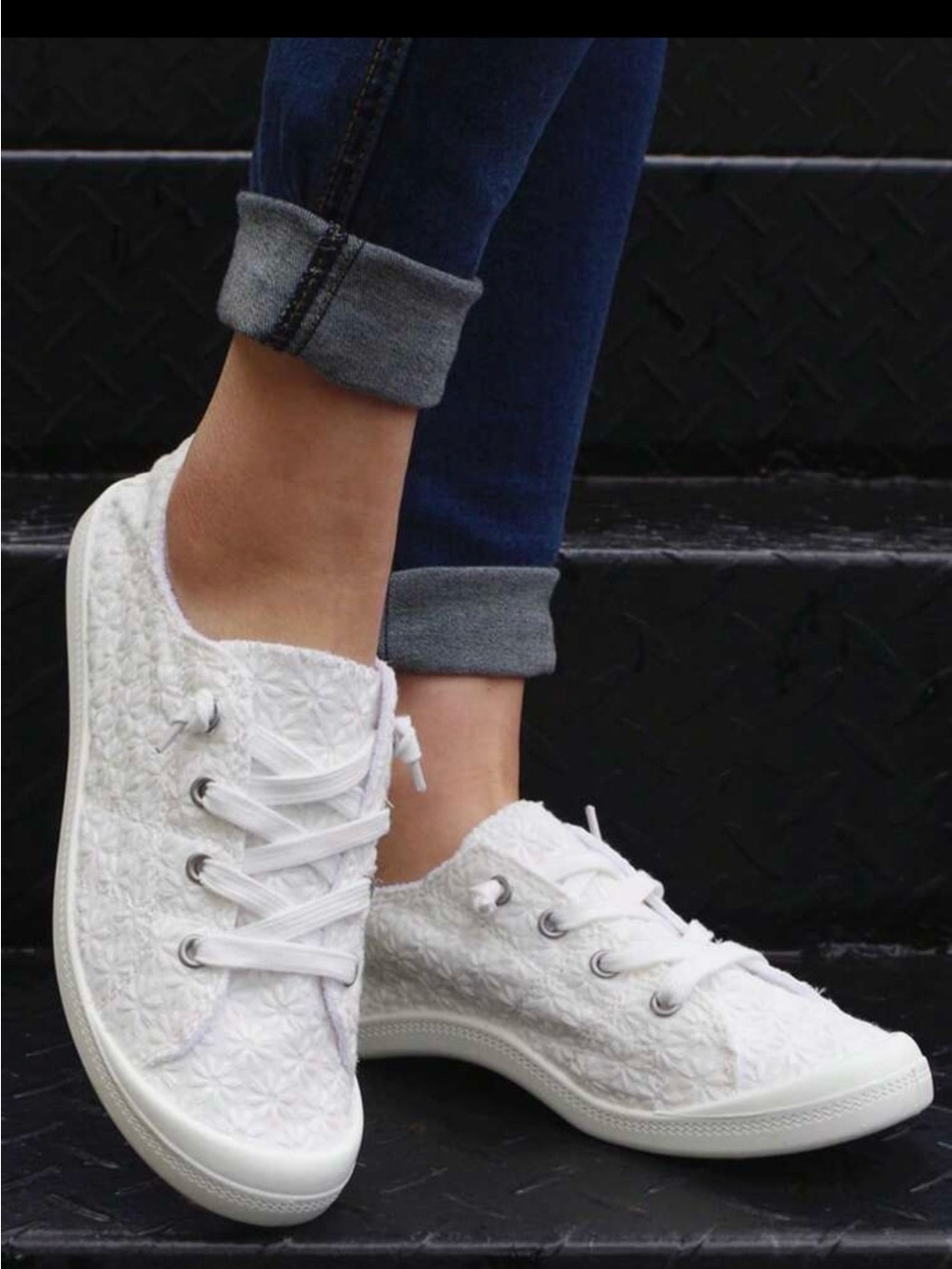 White Women's Lace-Texture Casual Sneakers